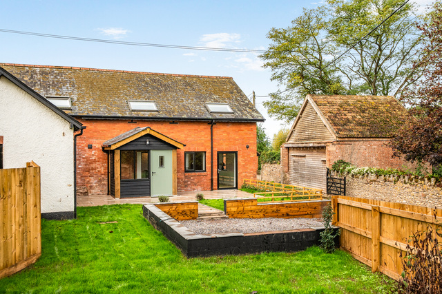 The Stables, Smithincott