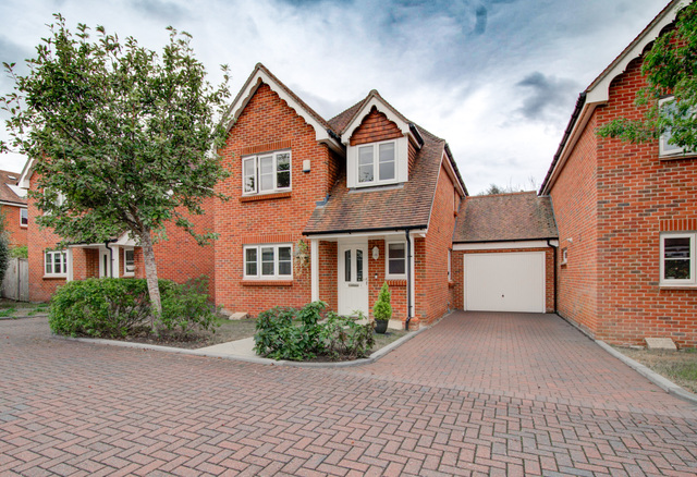 Hunts Close, Colden Common, SO21