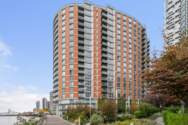 New Providence Wharf, London, E14