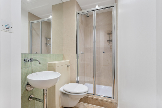021020252_REL_Flat 1318 New Providence Wharf 1 Fairmont Avenue_E14 9PW_004