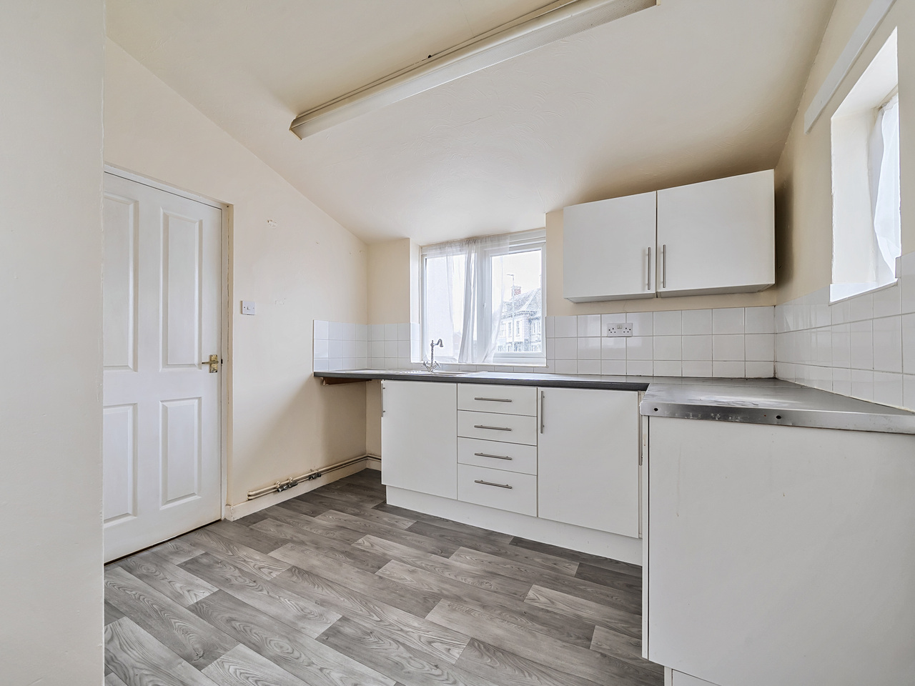 2 Newtown Road - Kitchen