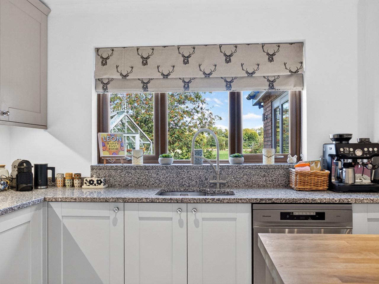 Kitchen Feature