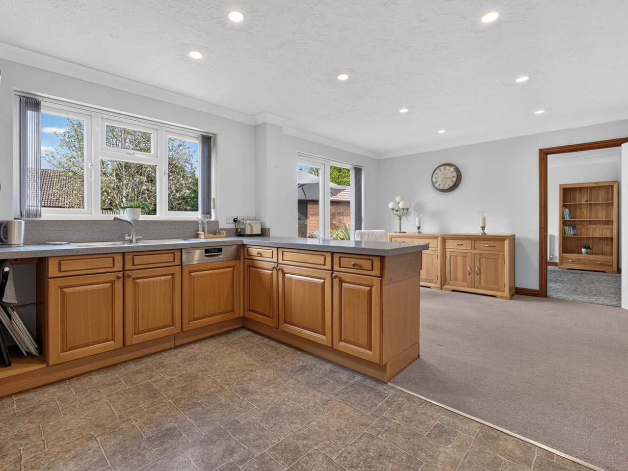 Kitchen Breakfast Room (2)