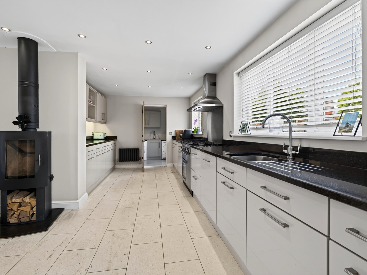 Kitchen (2)