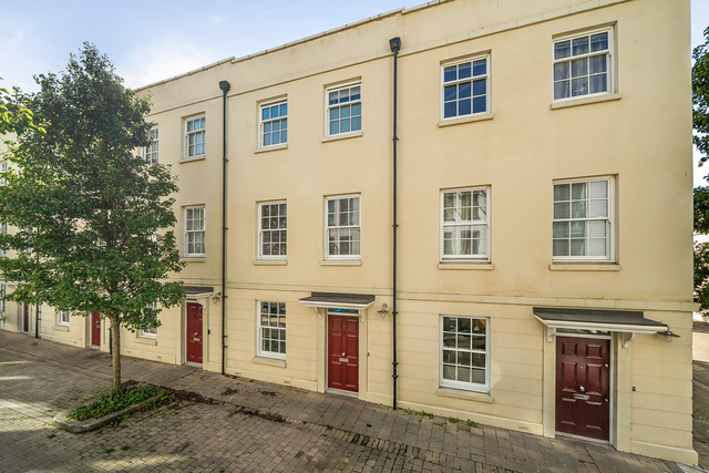 Elegant Front Elevation