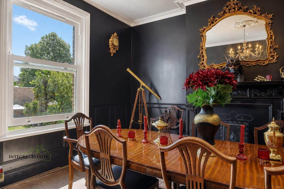 bickley-breakspears-road-se4-dining-room-large-window
