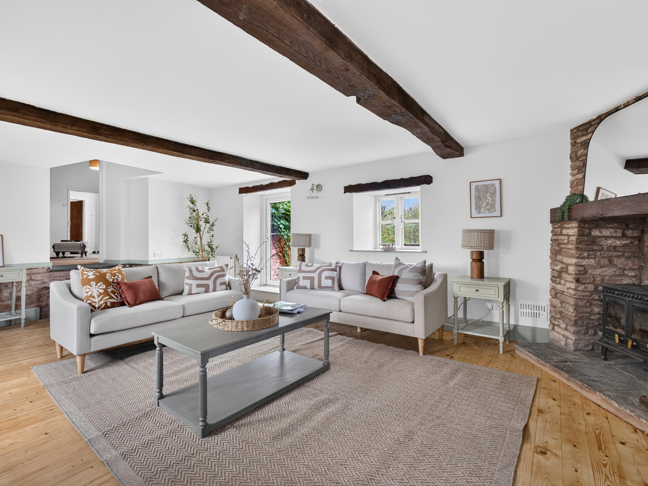 Living Room (2)