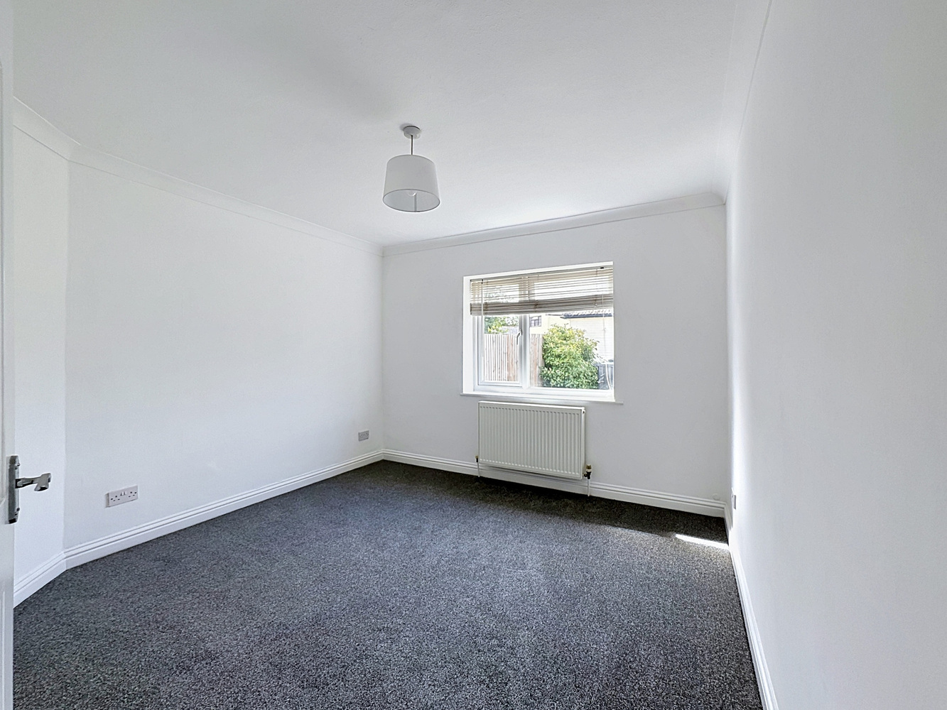 103-centre-drive-newmarket_00010