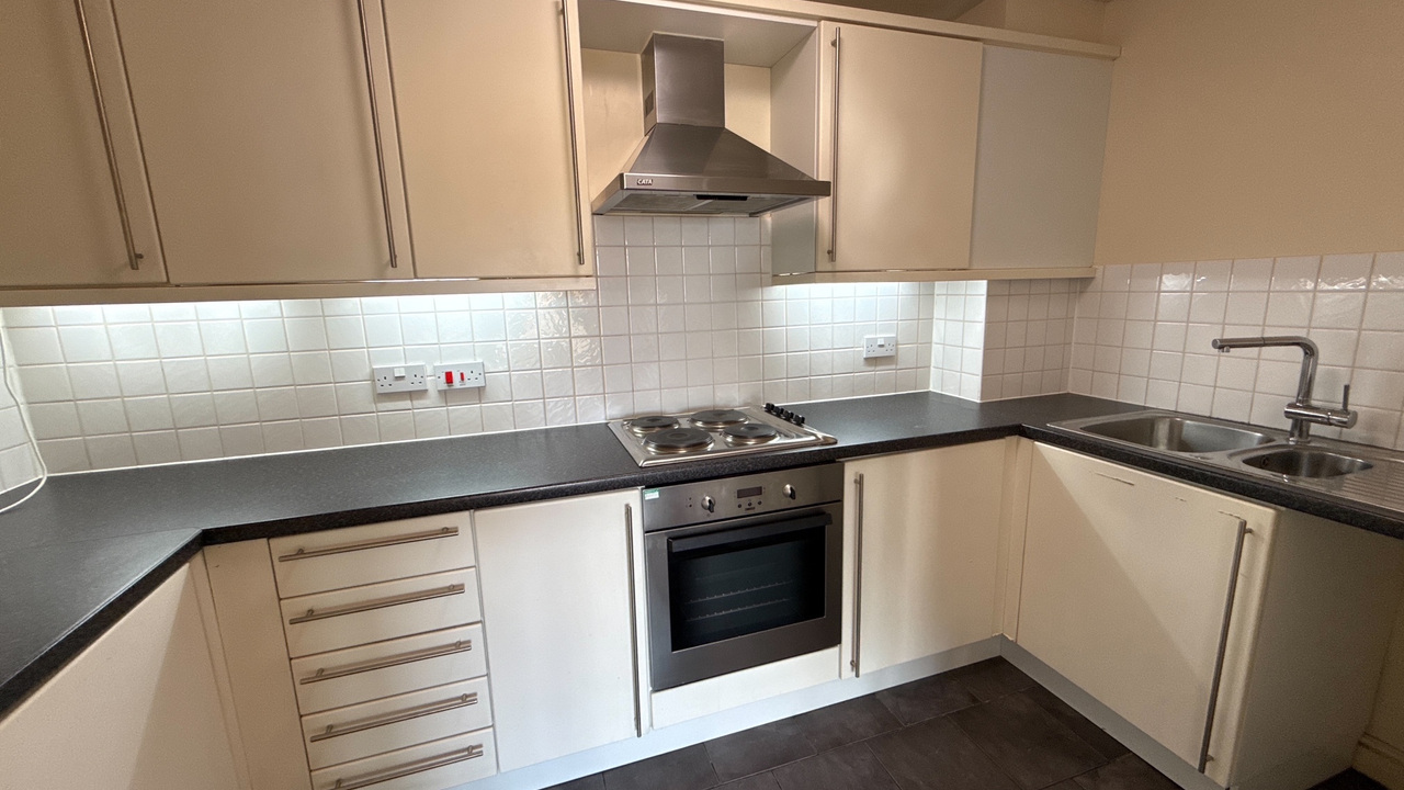 Kitchen _2.JPG