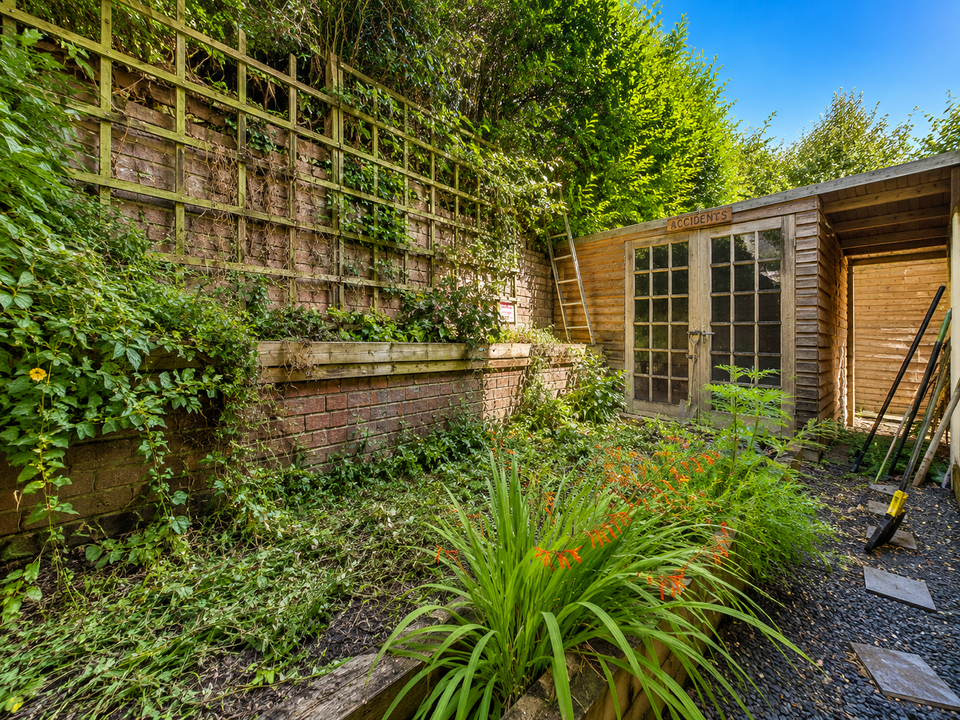 Garden (accessed from bedroom)