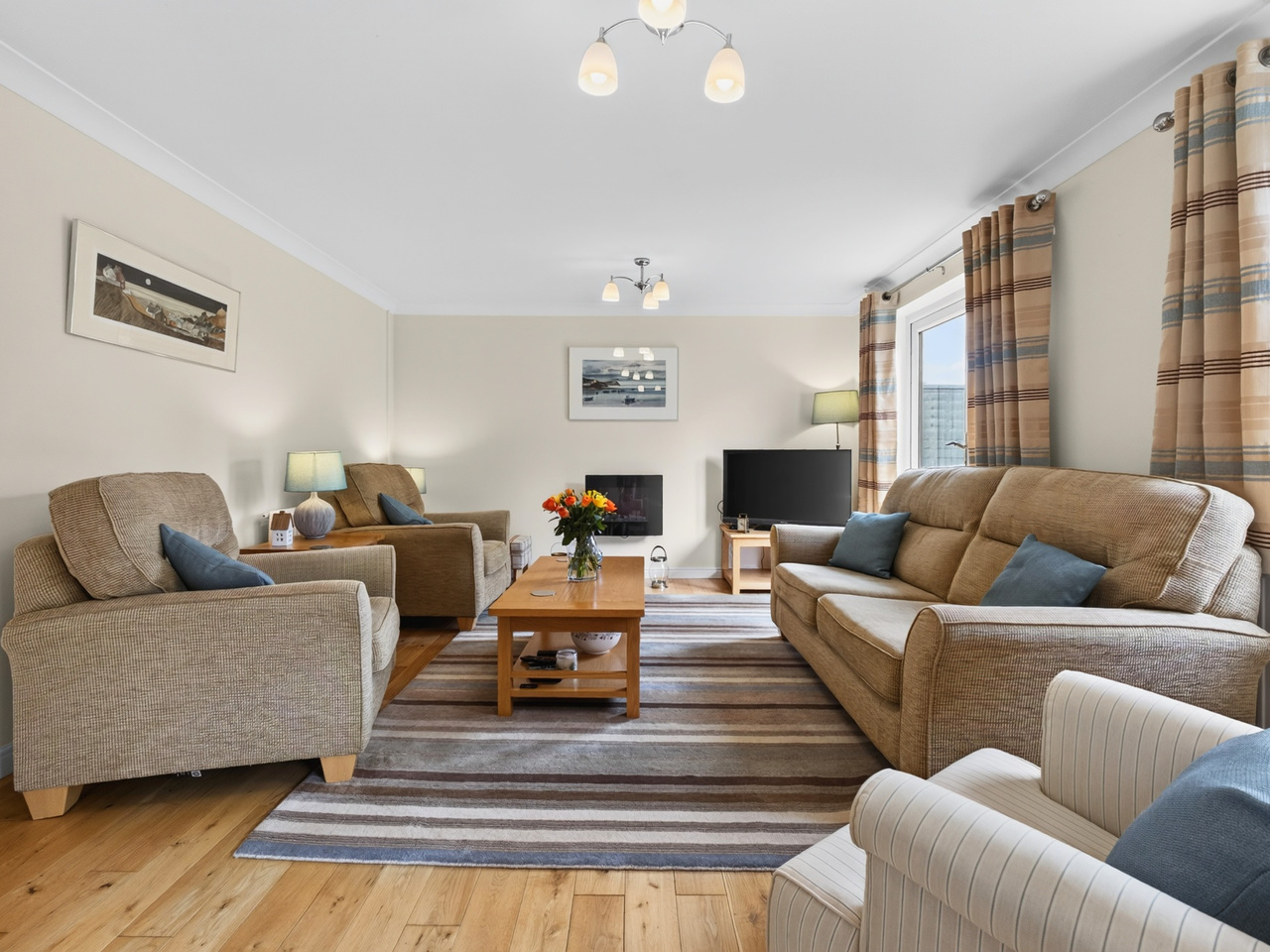 Living Room (2)
