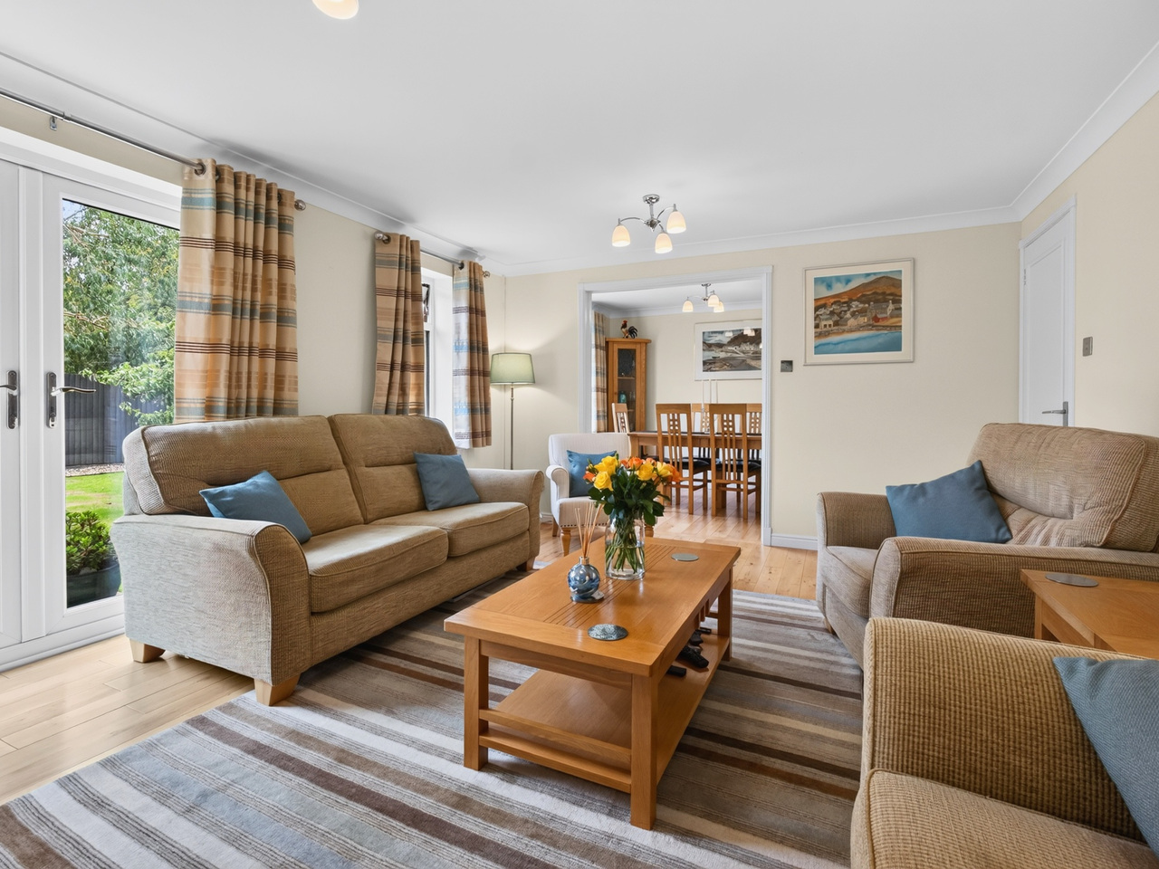 Living Room (3)