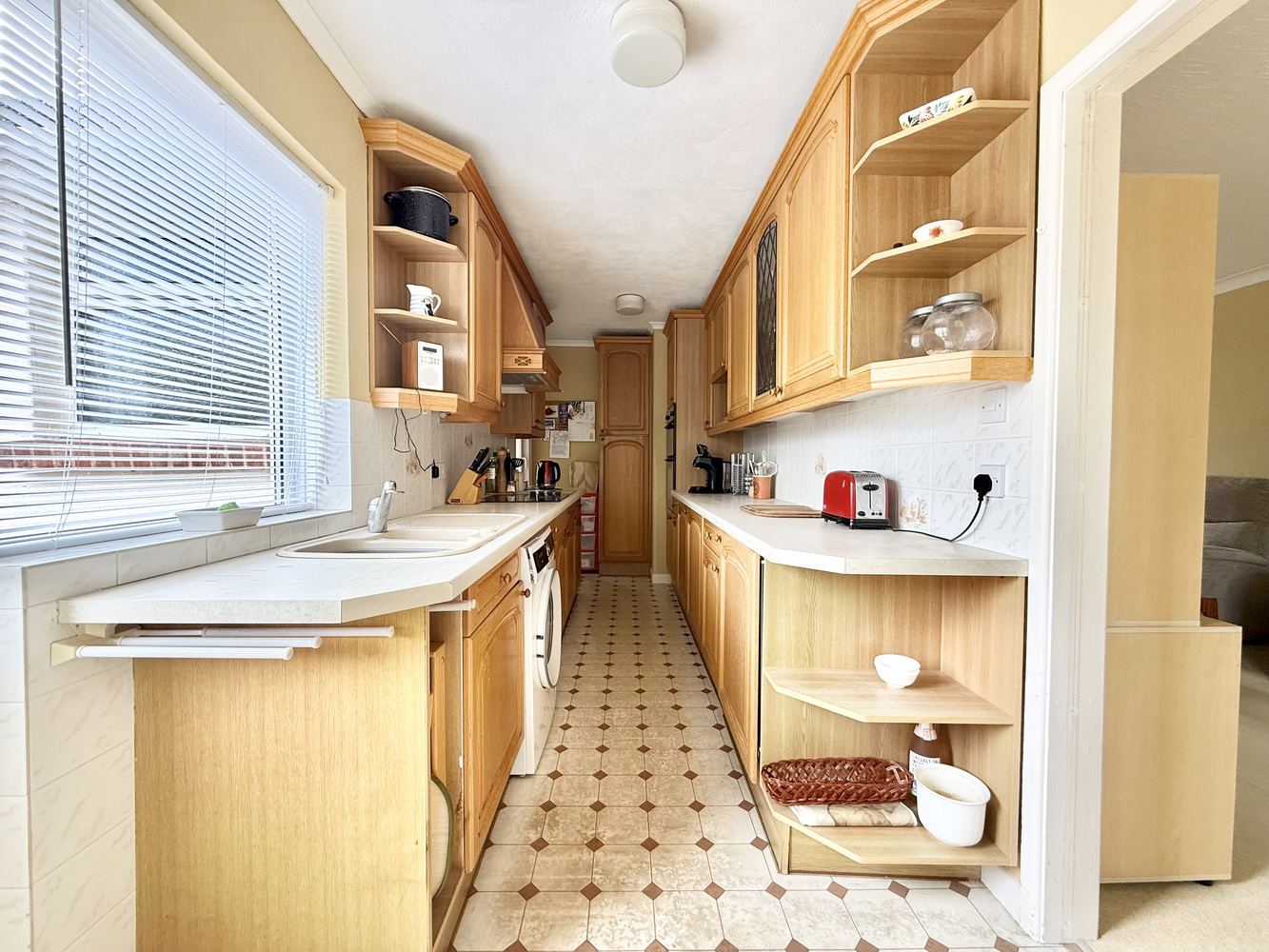 Oakhurst Lane, West Moors, Ferndown, Dorset, BH22