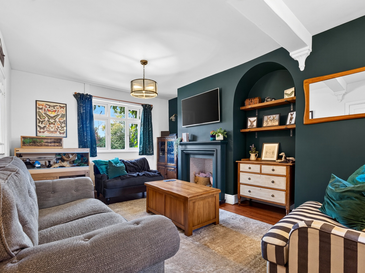 Living Room (2)