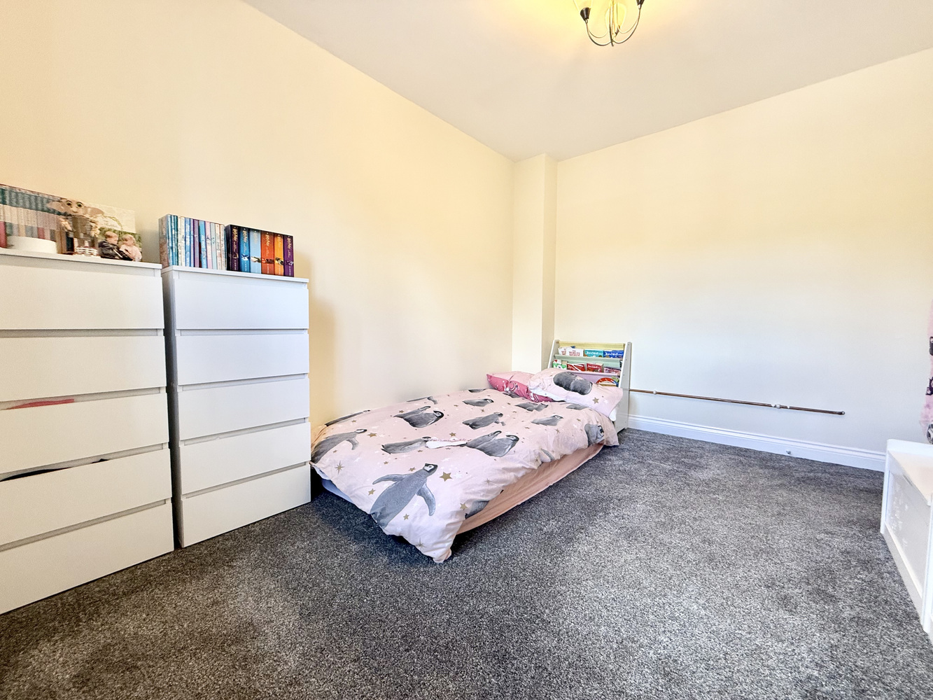 Cracklewood Close, West Moors, Ferndown, Dorset, BH22