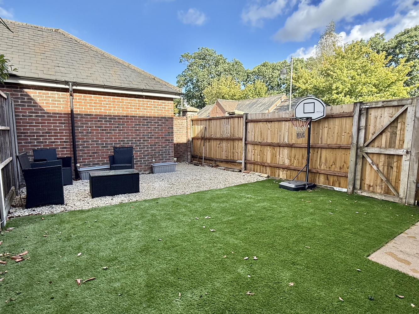 Cracklewood Close, West Moors, Ferndown, Dorset, BH22