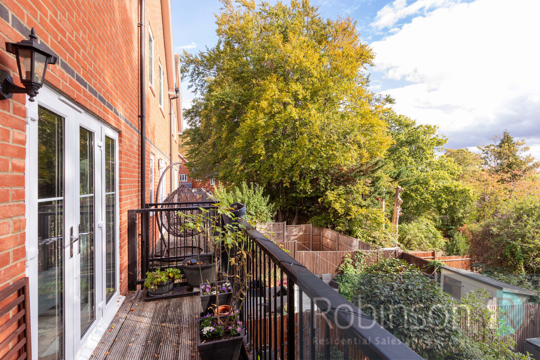 8 Vicarage Mews-16