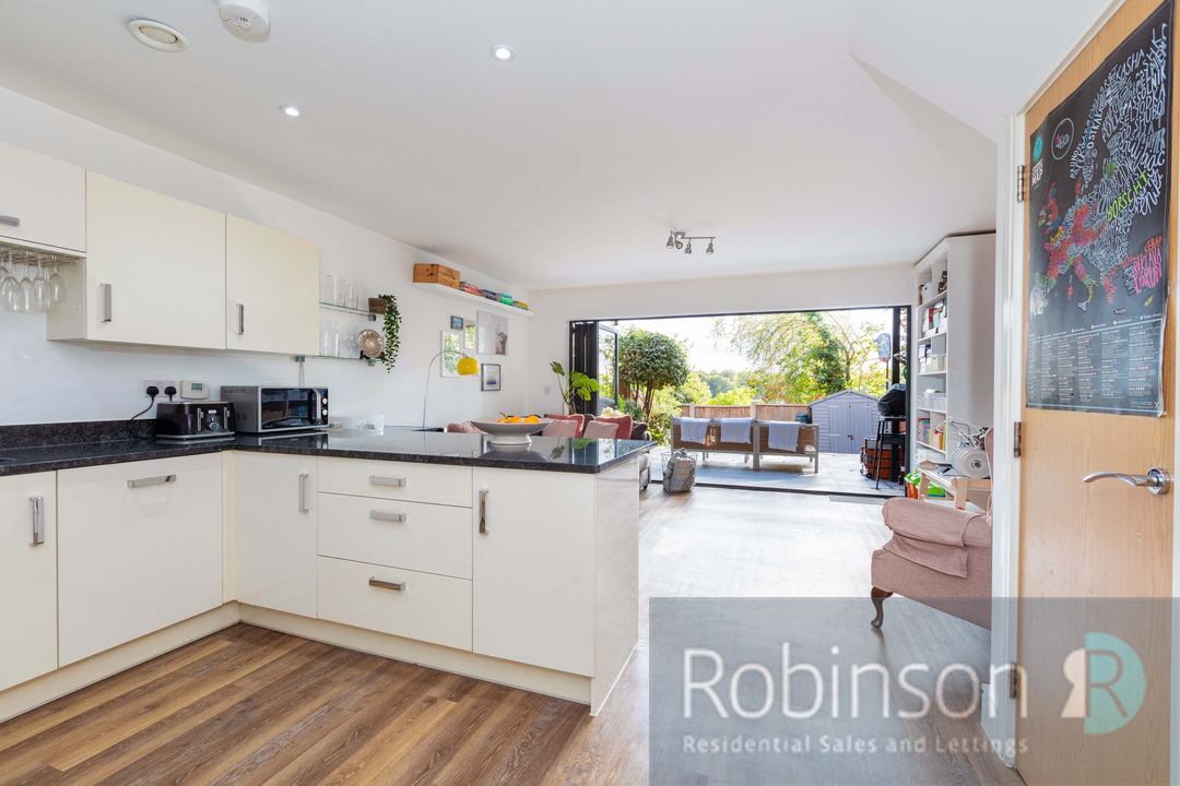 8 Vicarage Mews-10