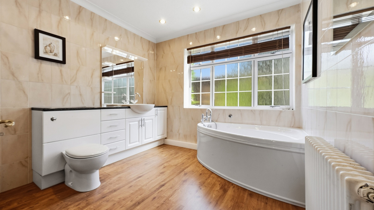 Main Bathroom