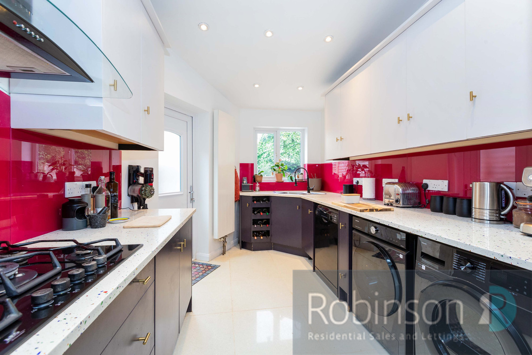 16 Fairford Road-12