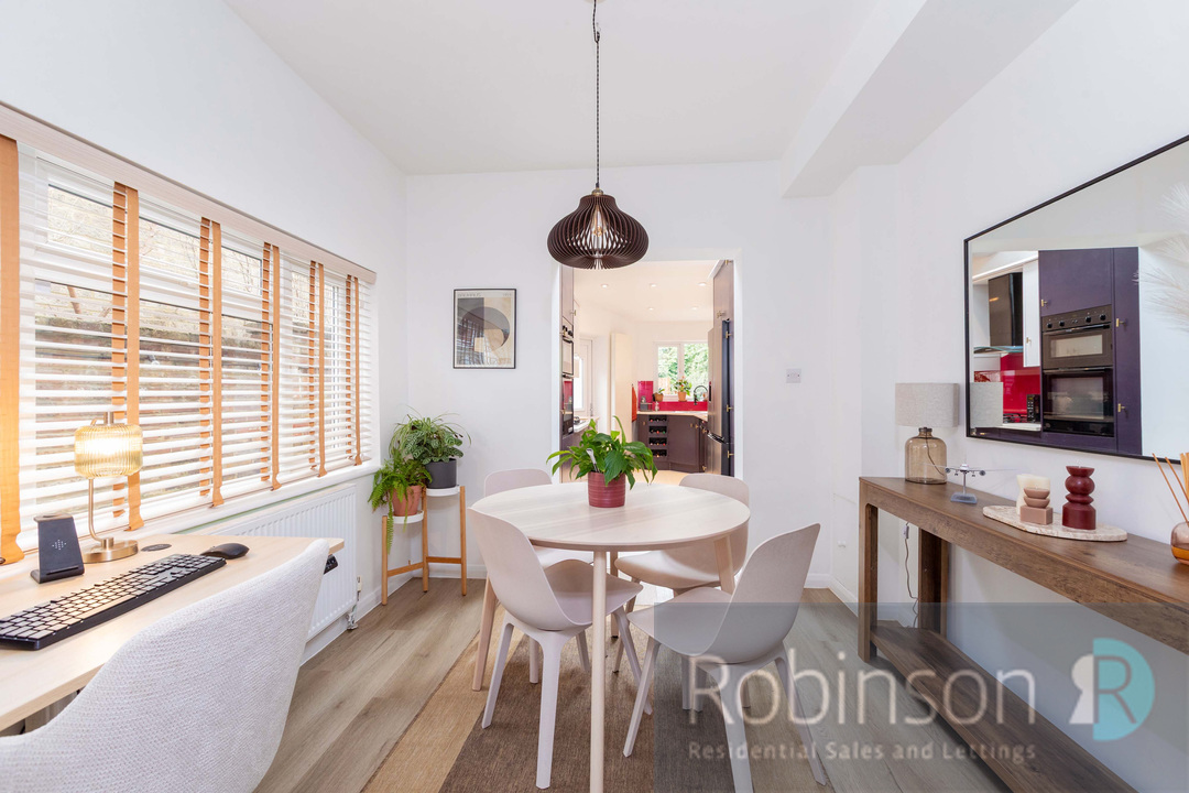 16 Fairford Road-9