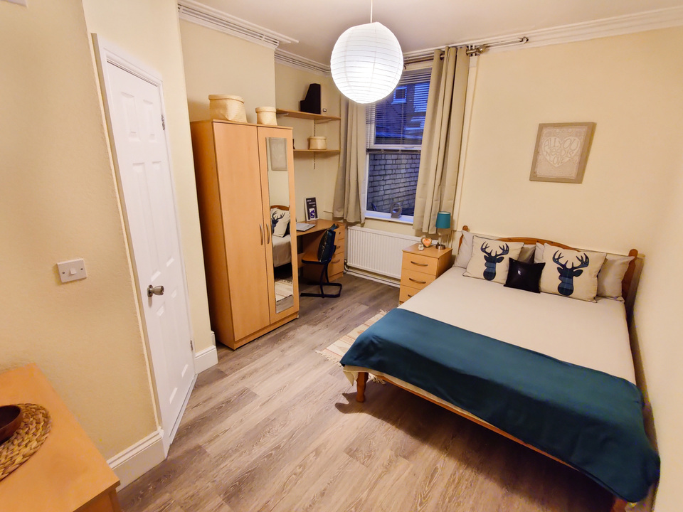 AG2-Bedroom2
