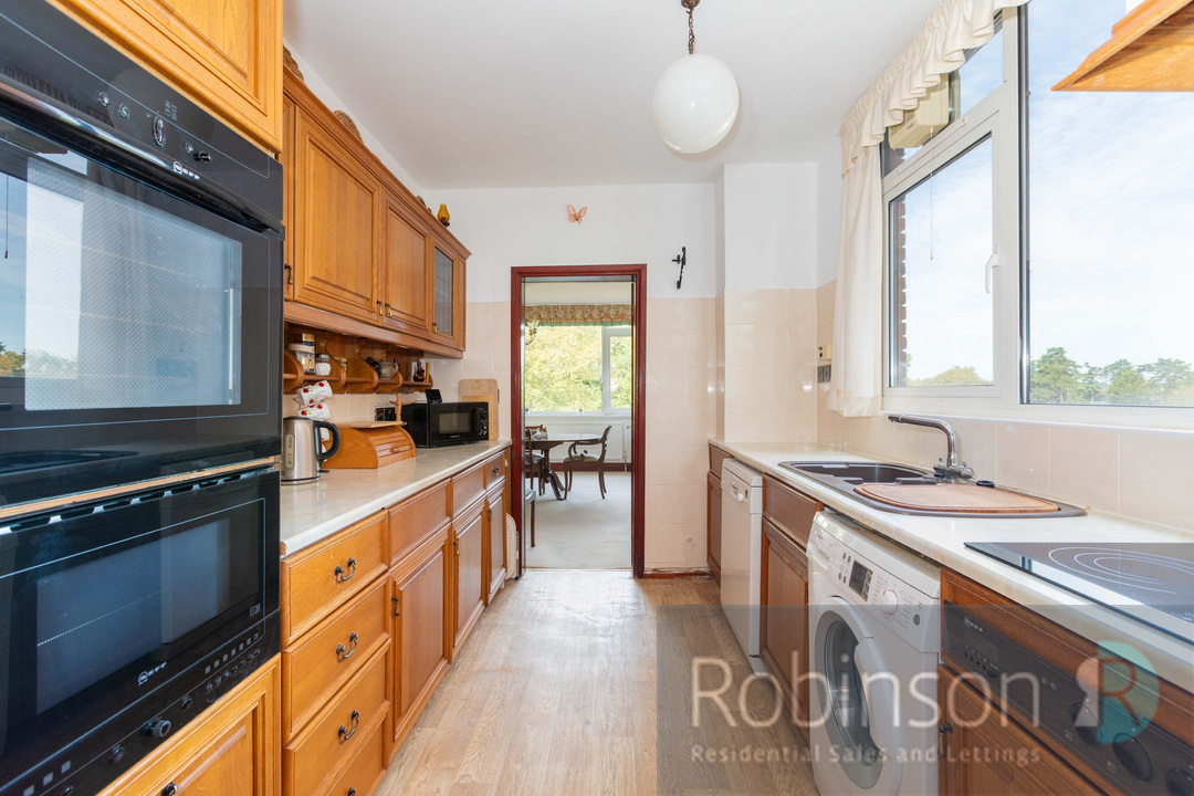 19 Woodhurst South-15