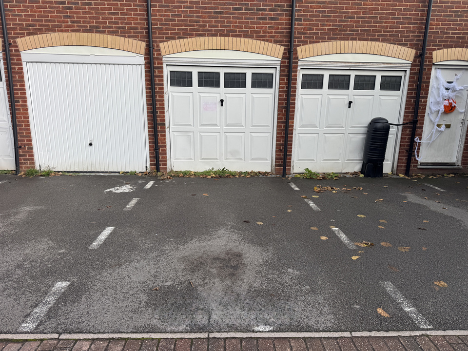 Parking space & garage