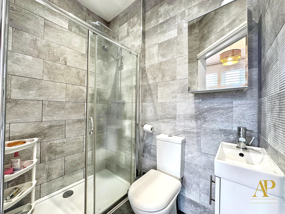 EN SUITE